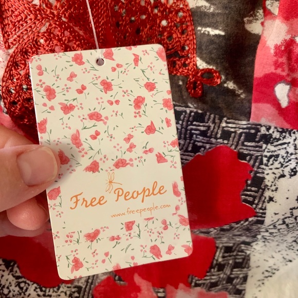 Free People // NWT Embroidered V-neck cotton dress - Picture 7 of 15